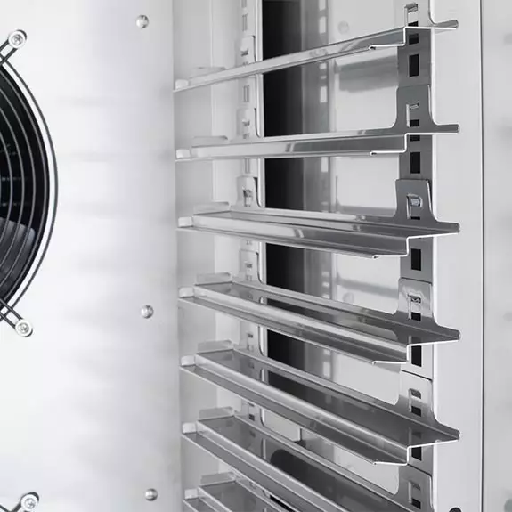 Syst&egrave;me de tiroirs pour votre armoire r&eacute;frig&eacute;r&eacute;e. Tr&egrave;s pratique pour prendre vos produits!